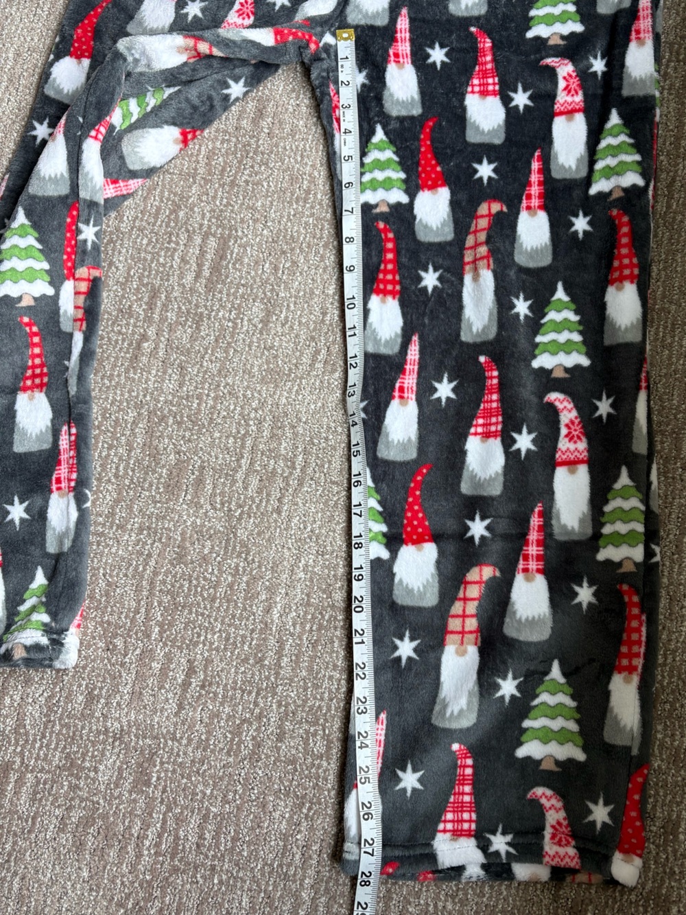 Gray Holiday Gnome PJ Pants & Sherpa Blanket 2-Piece Set Size XL - Picture 3 of 15